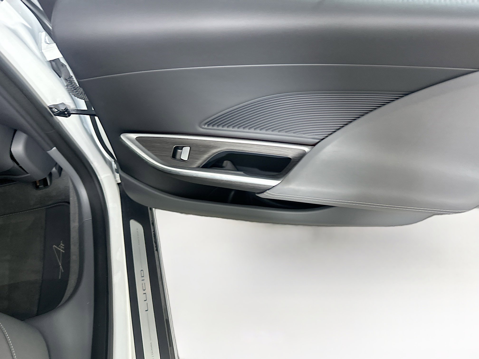 Used 2024 Lucid Air Touring AWD/4WD image 29