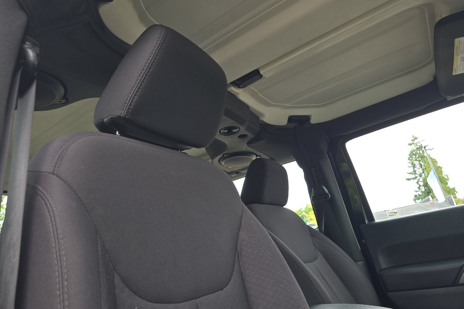 Used 2014 Jeep Wrangler Sport w/ Connectivity Group AWD/4WD image 17