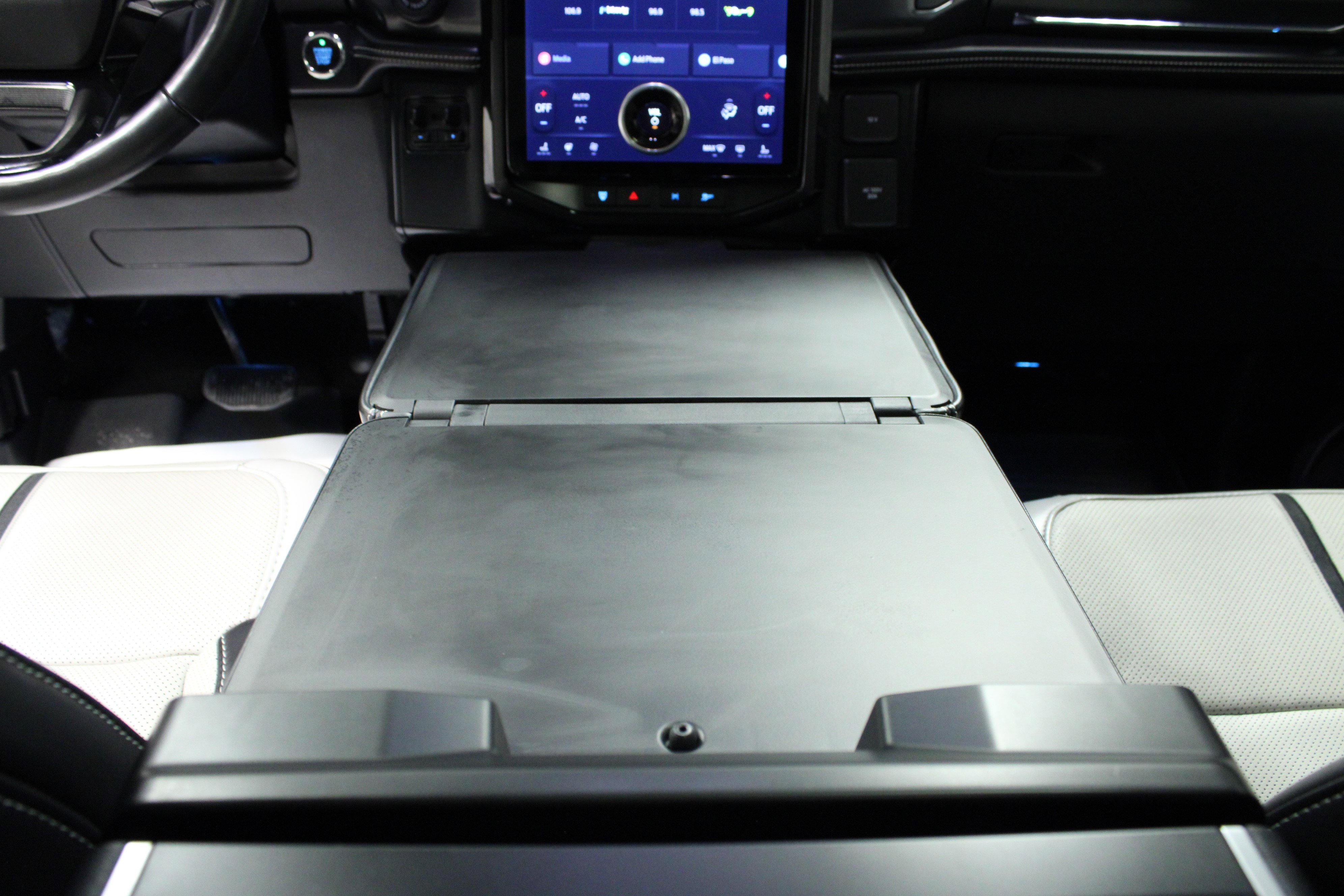 Used 2023 Ford F150 Lightning Platinum image 20