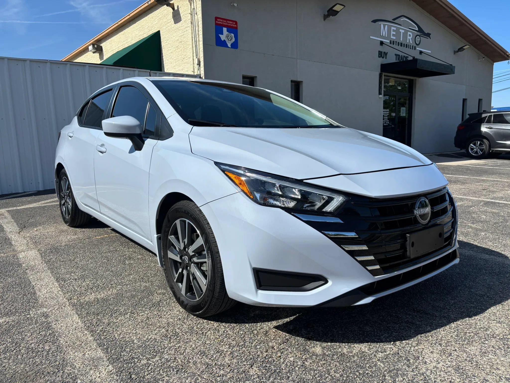 Used 2025 Nissan Versa SV w/ Trunk Package FWD image 8