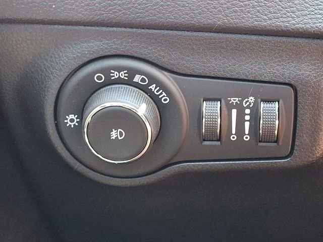 Certified 2019 Jeep Compass Latitude w/ Popular Equipment Group AWD/4WD image 30