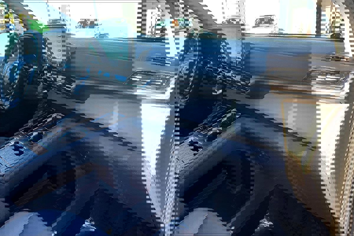 Used 2023 Toyota Sienna XLE image 12