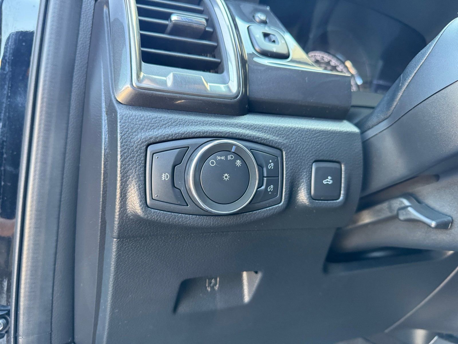 Used 2020 Ford Ranger Lariat w/ Technology Package image 20