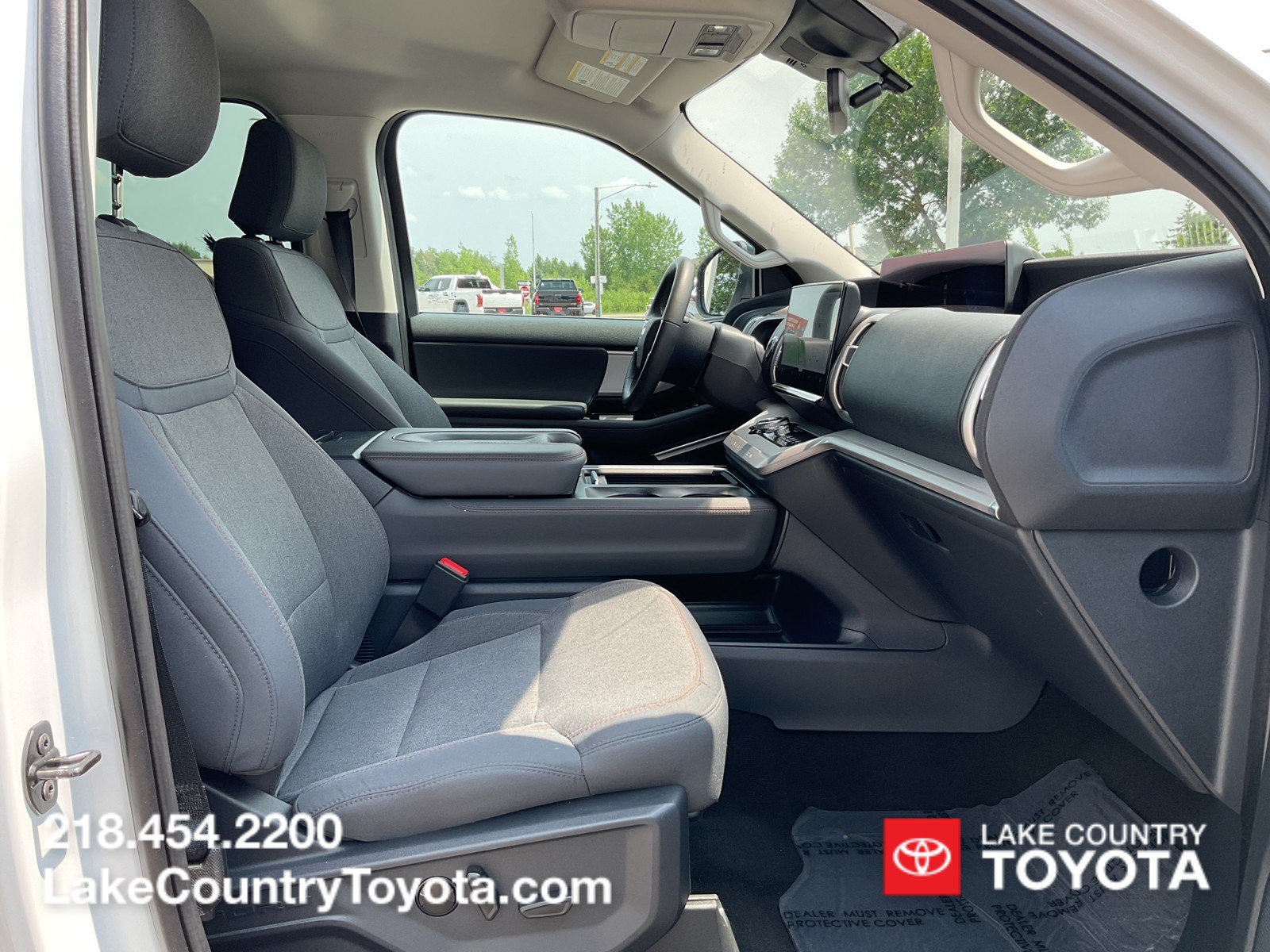 Used 2025 Ford Expedition Active AWD/4WD image 15