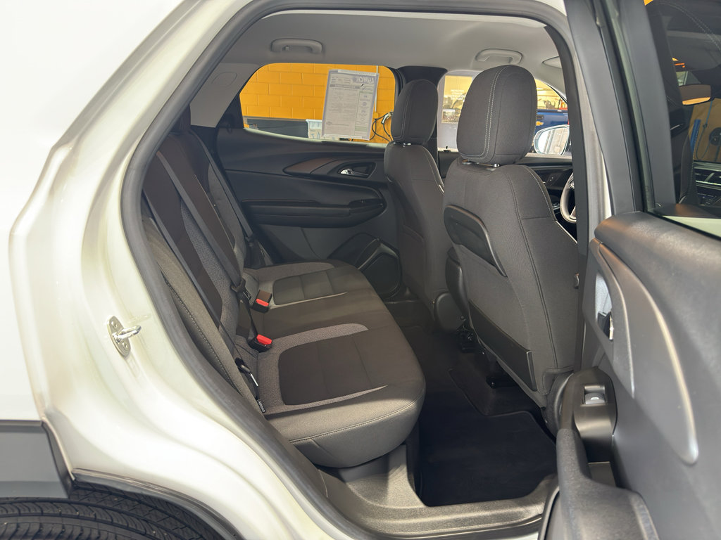 Used 2023 Chevrolet TrailBlazer LT FWD image 18