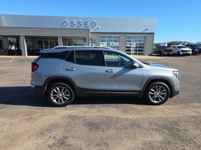 Used 2023 GMC Terrain SLT image 8