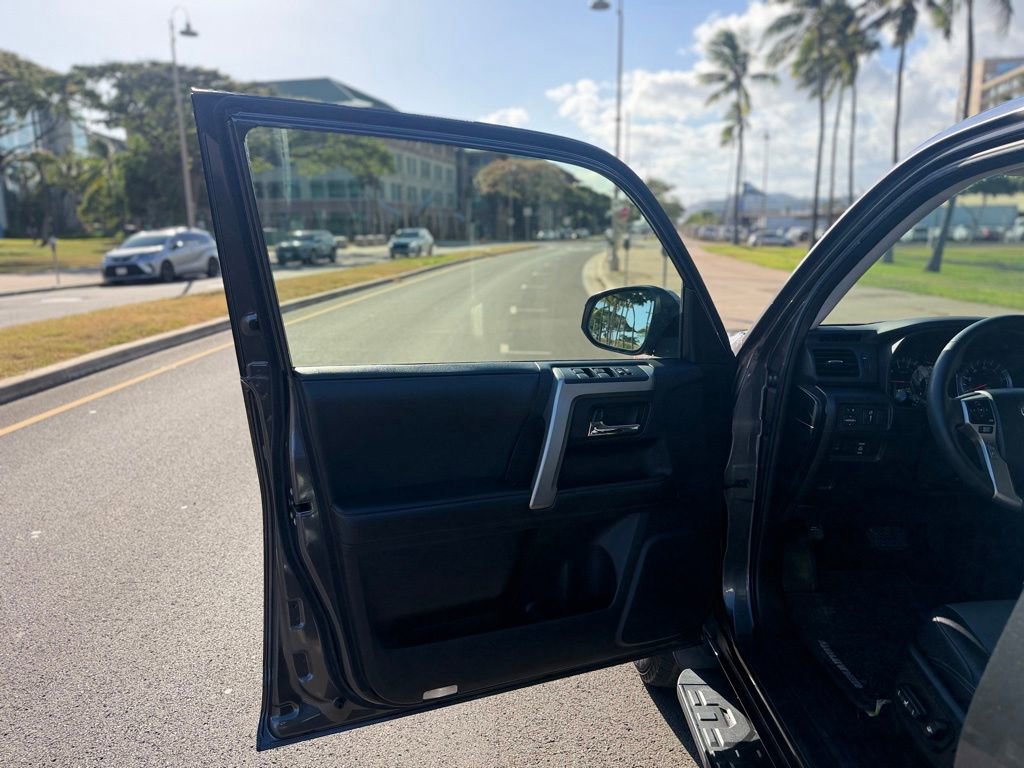 Used 2014 Toyota 4Runner SR5 RWD image 8