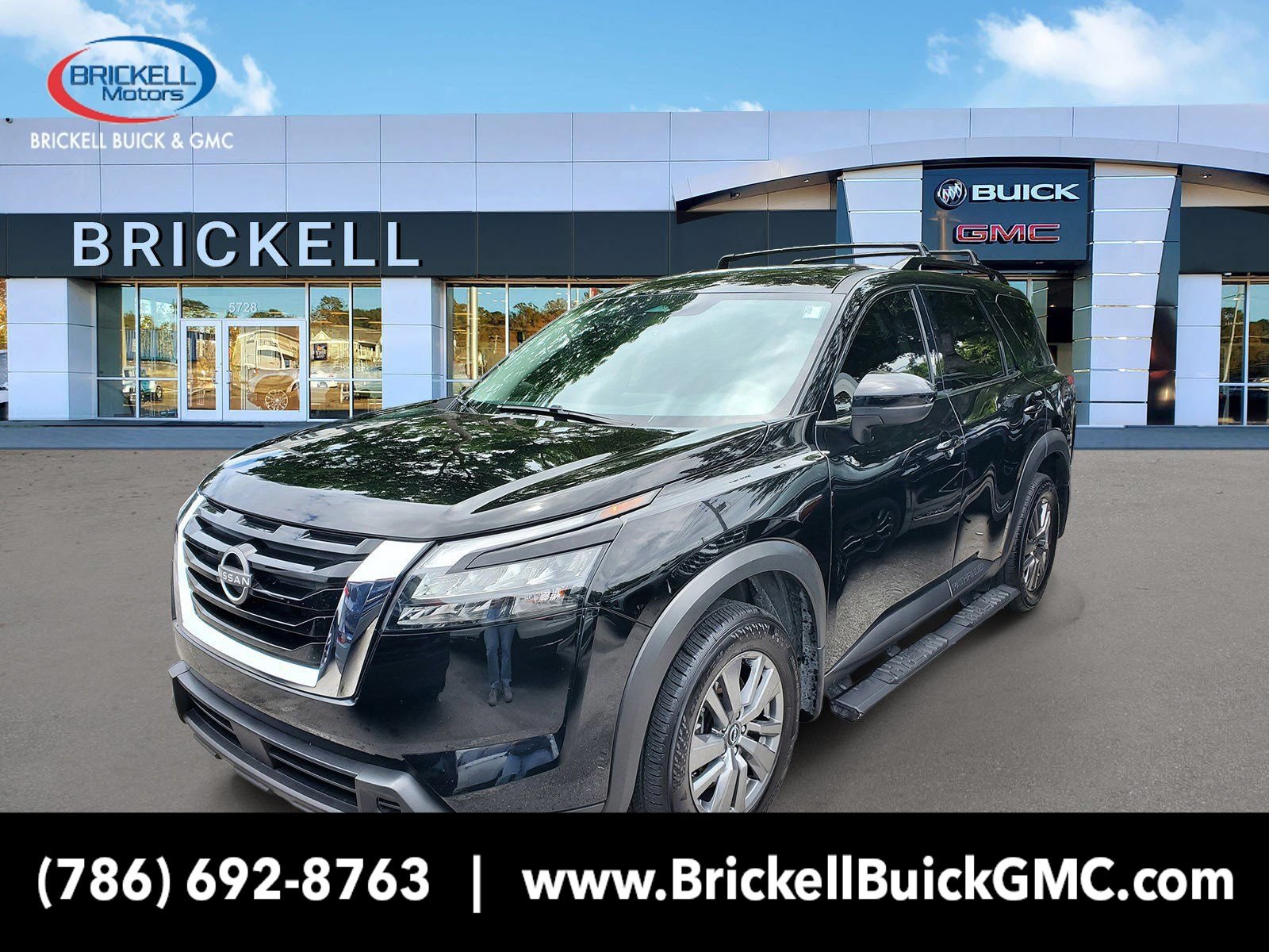 Used 2025 Nissan Pathfinder SV FWD image 1