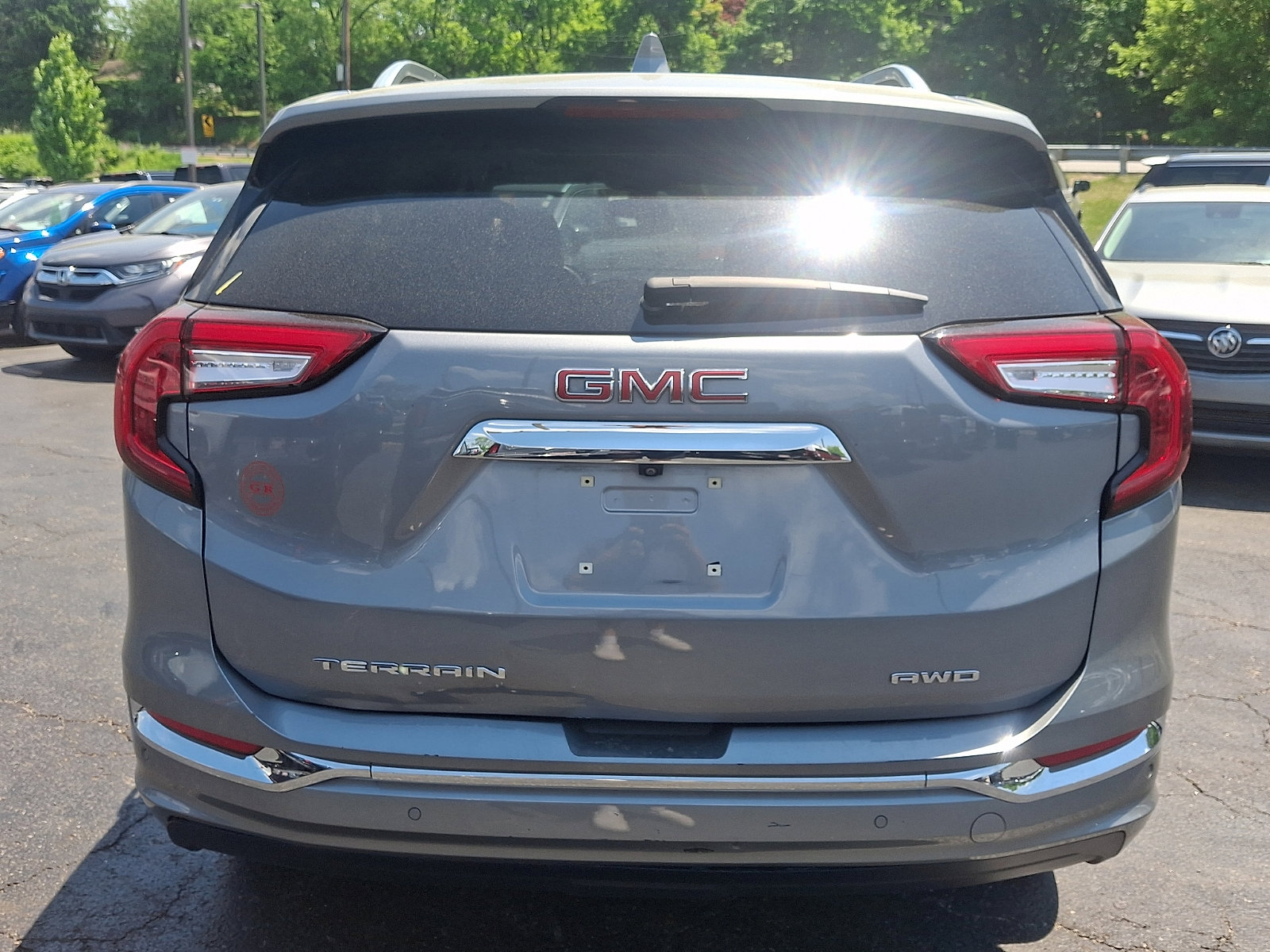 Used 2023 GMC Terrain Denali w/ Denali Premium Package AWD/4WD image 5