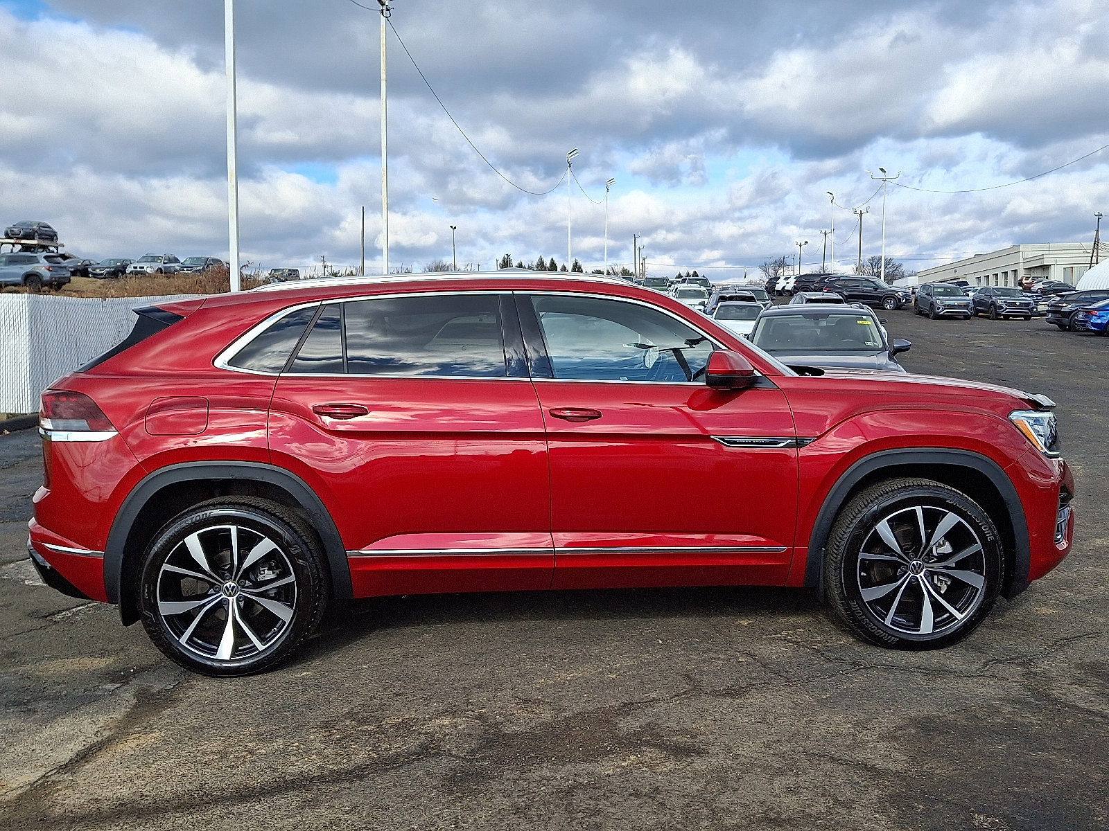 Used 2025 Volkswagen Atlas Cross Sport SEL Premium R-Line image 8