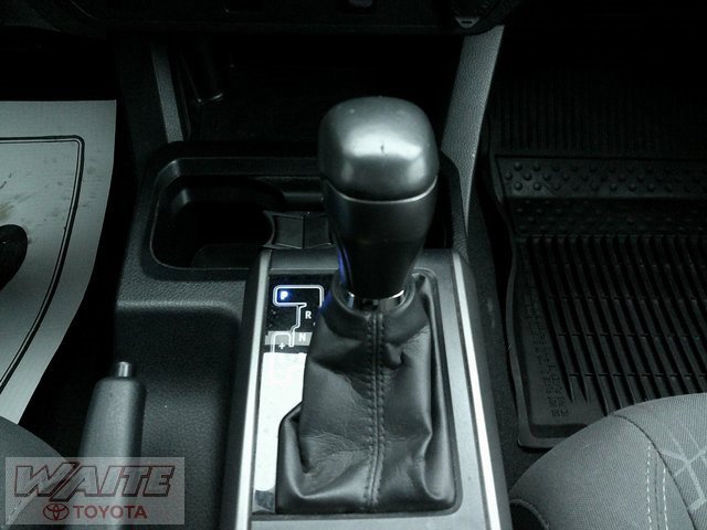 Used 2017 Toyota Tacoma TRD Sport image 21