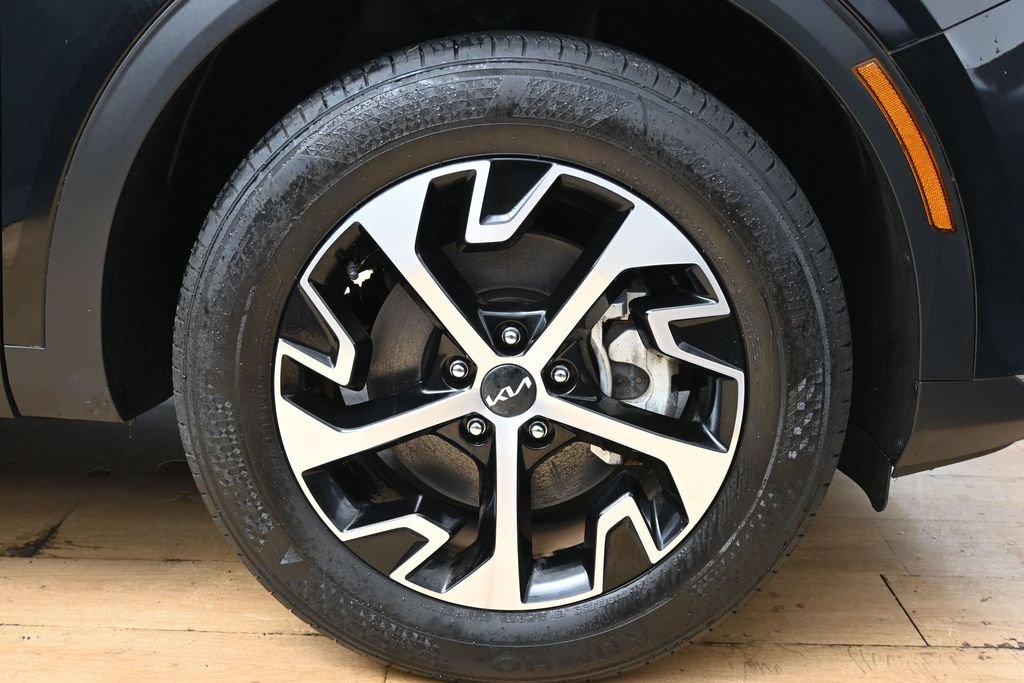 Used 2023 Kia Sportage EX AWD/4WD image 12
