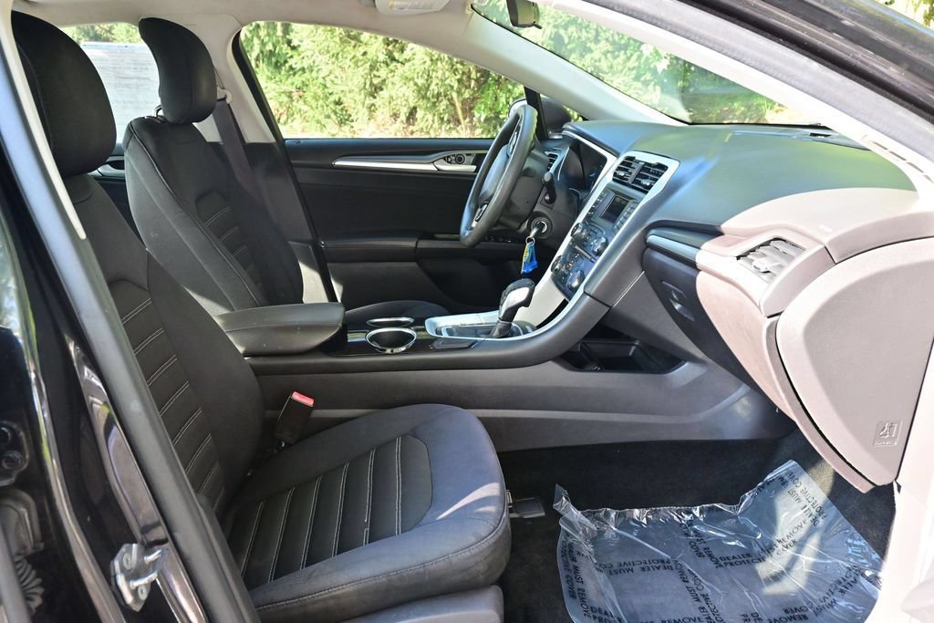 Used 2013 Ford Fusion SE FWD image 25