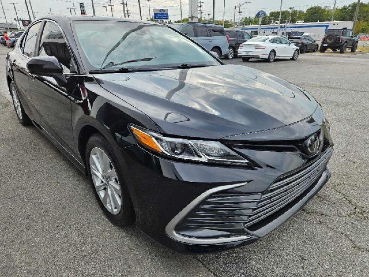 Used 2023 Toyota Camry LE image 8