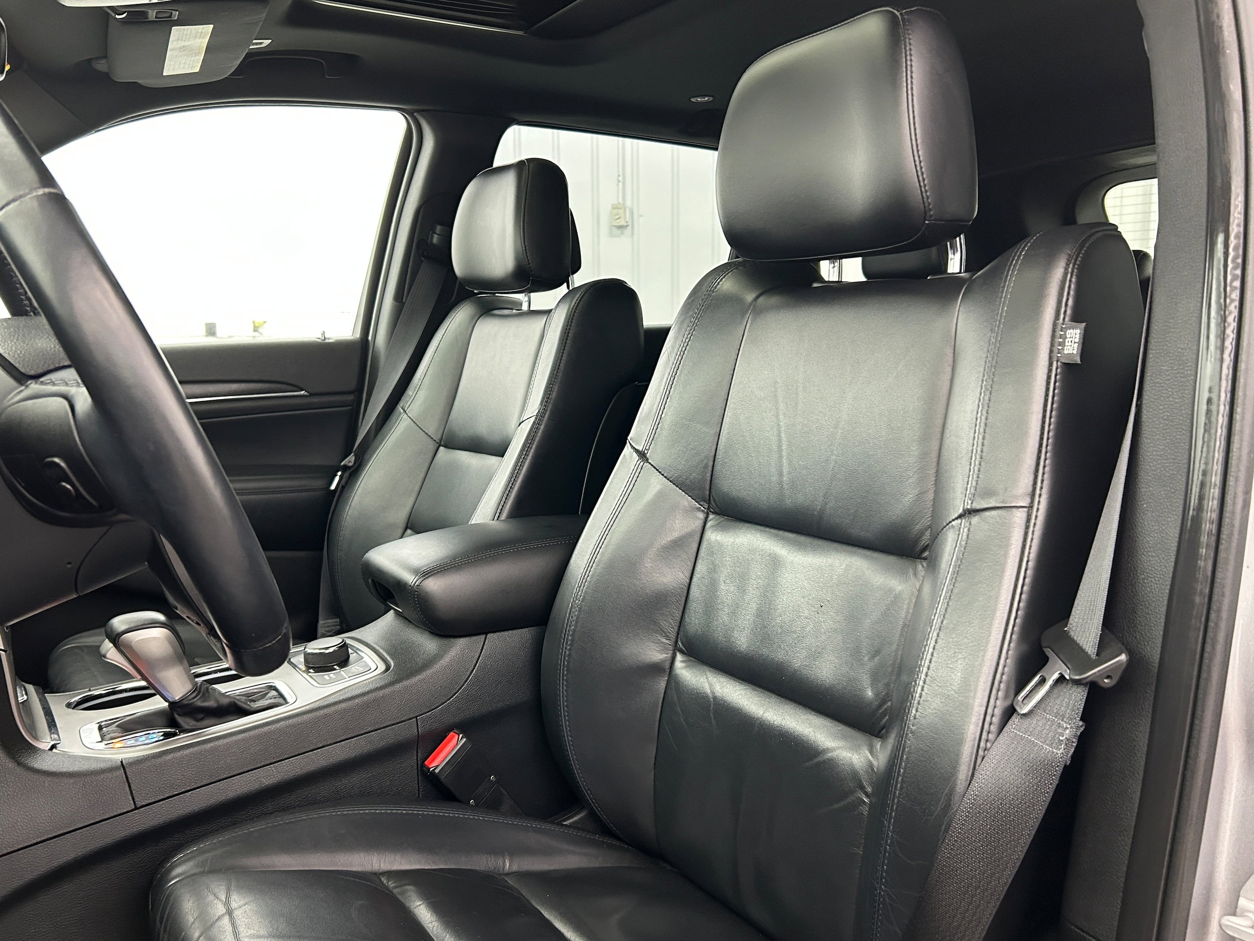 Used 2018 Jeep Grand Cherokee Limited AWD/4WD image 26