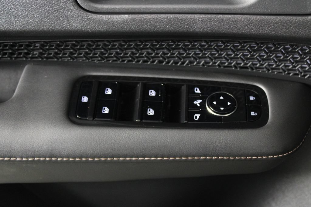 Certified 2023 Nissan Ariya AWD image 24