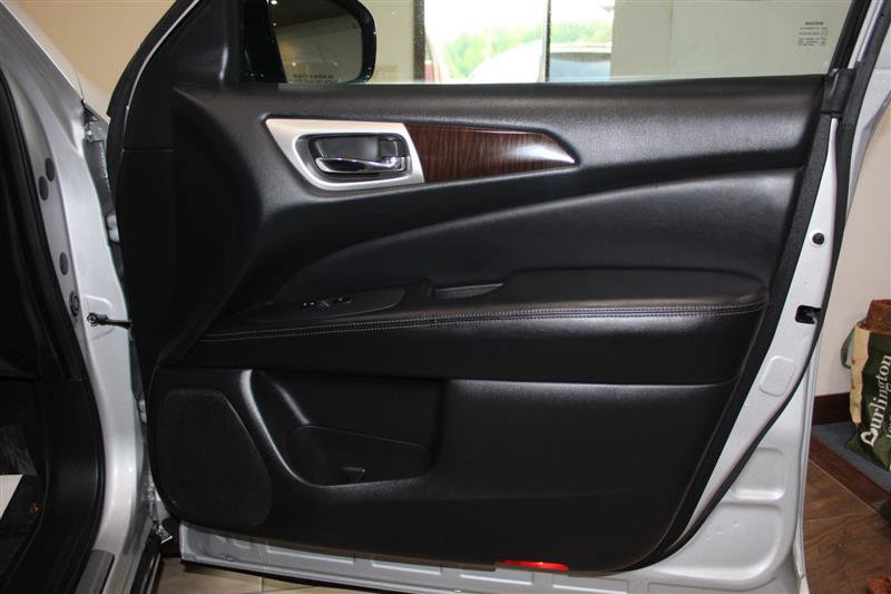 Used 2013 Nissan Pathfinder SL w/ SL Premium Pkg AWD/4WD image 33