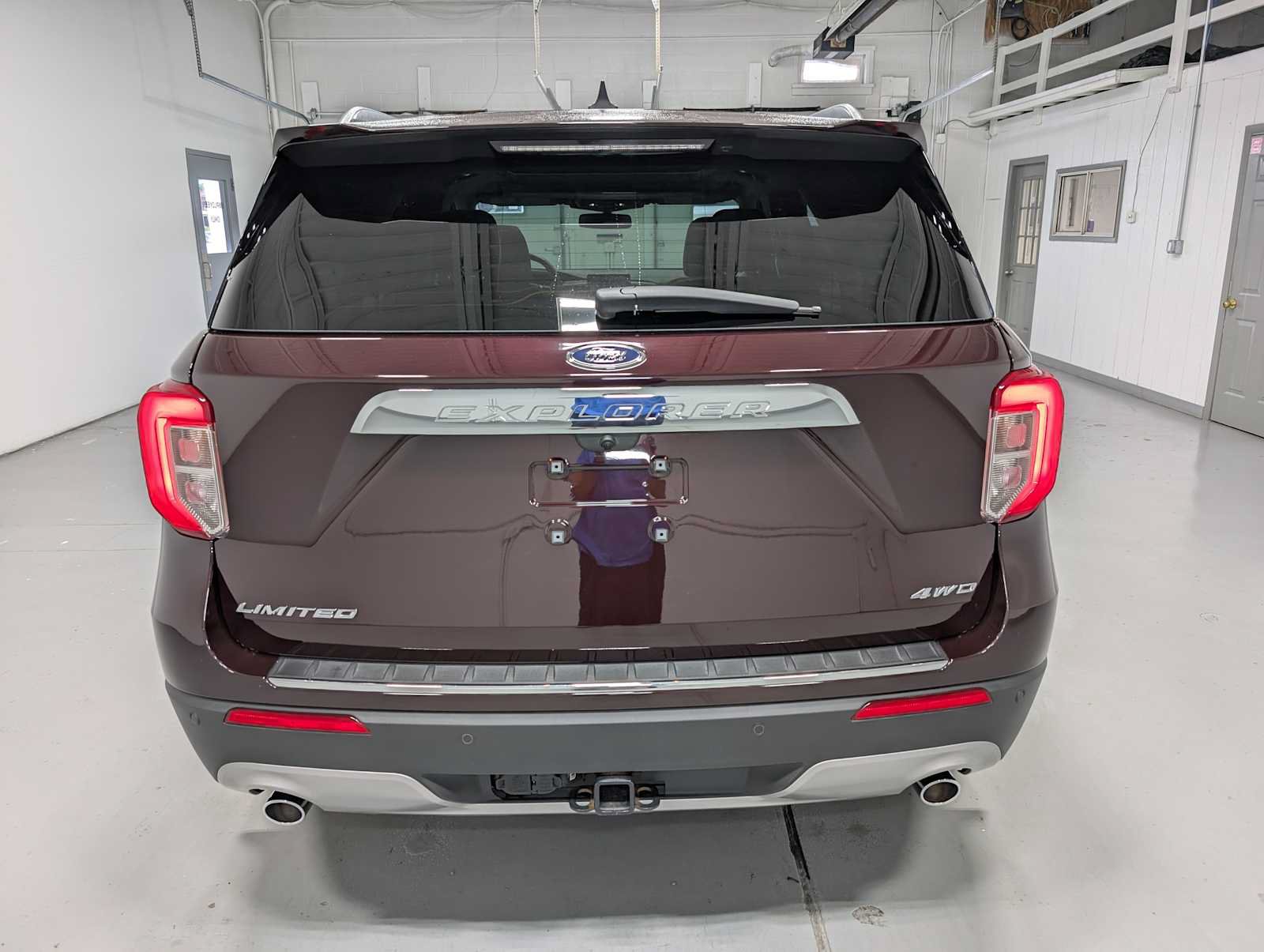 Used 2022 Ford Explorer Limited w/ Equipment Group 301A AWD/4WD image 8