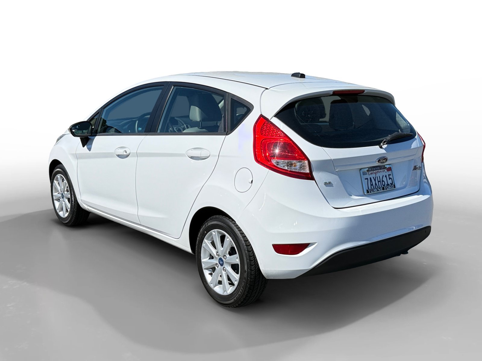 Used 2013 Ford Fiesta SE FWD image 3