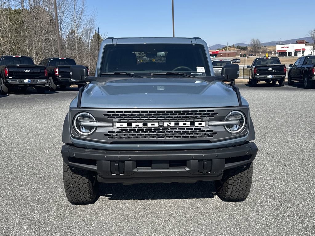 New 2025 Ford Bronco Badlands image 2