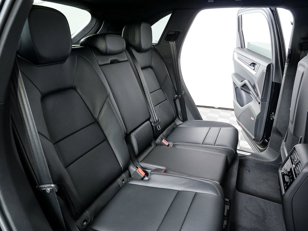 New 2026 Porsche Cayenne image 23
