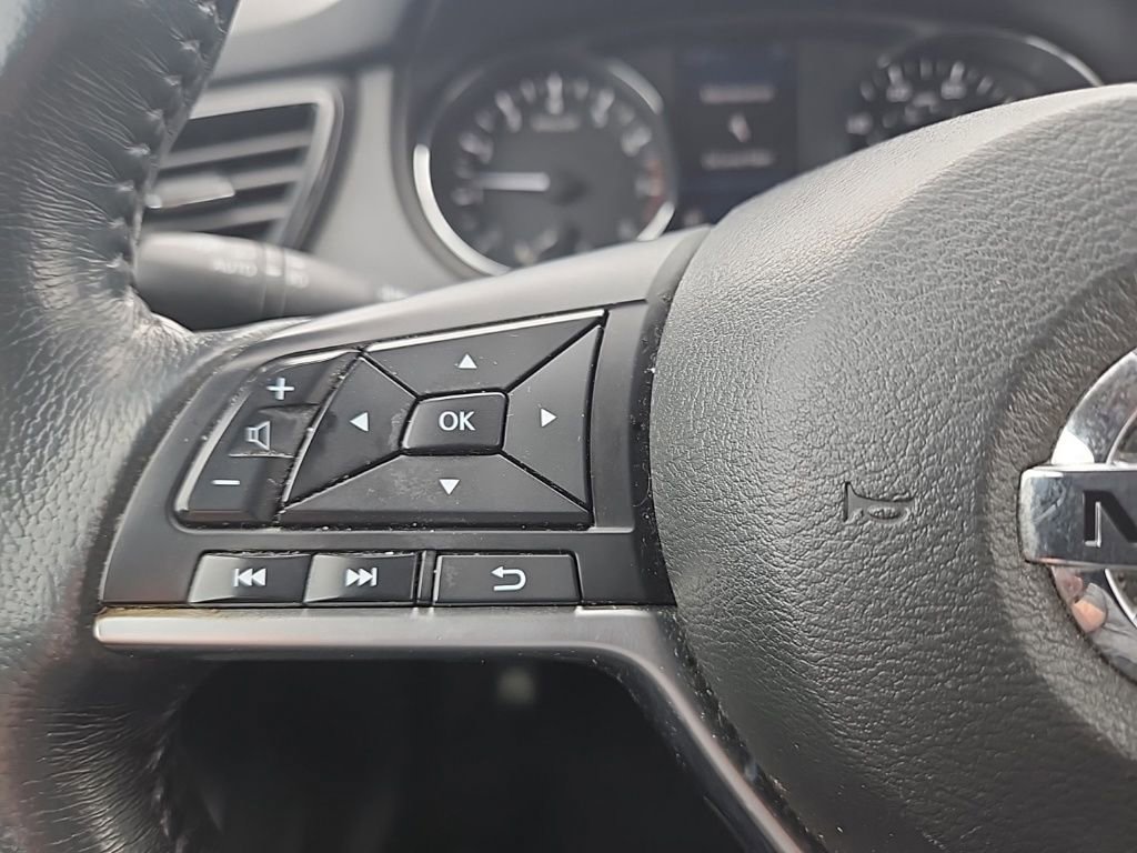 Used 2018 Nissan Rogue SL image 19