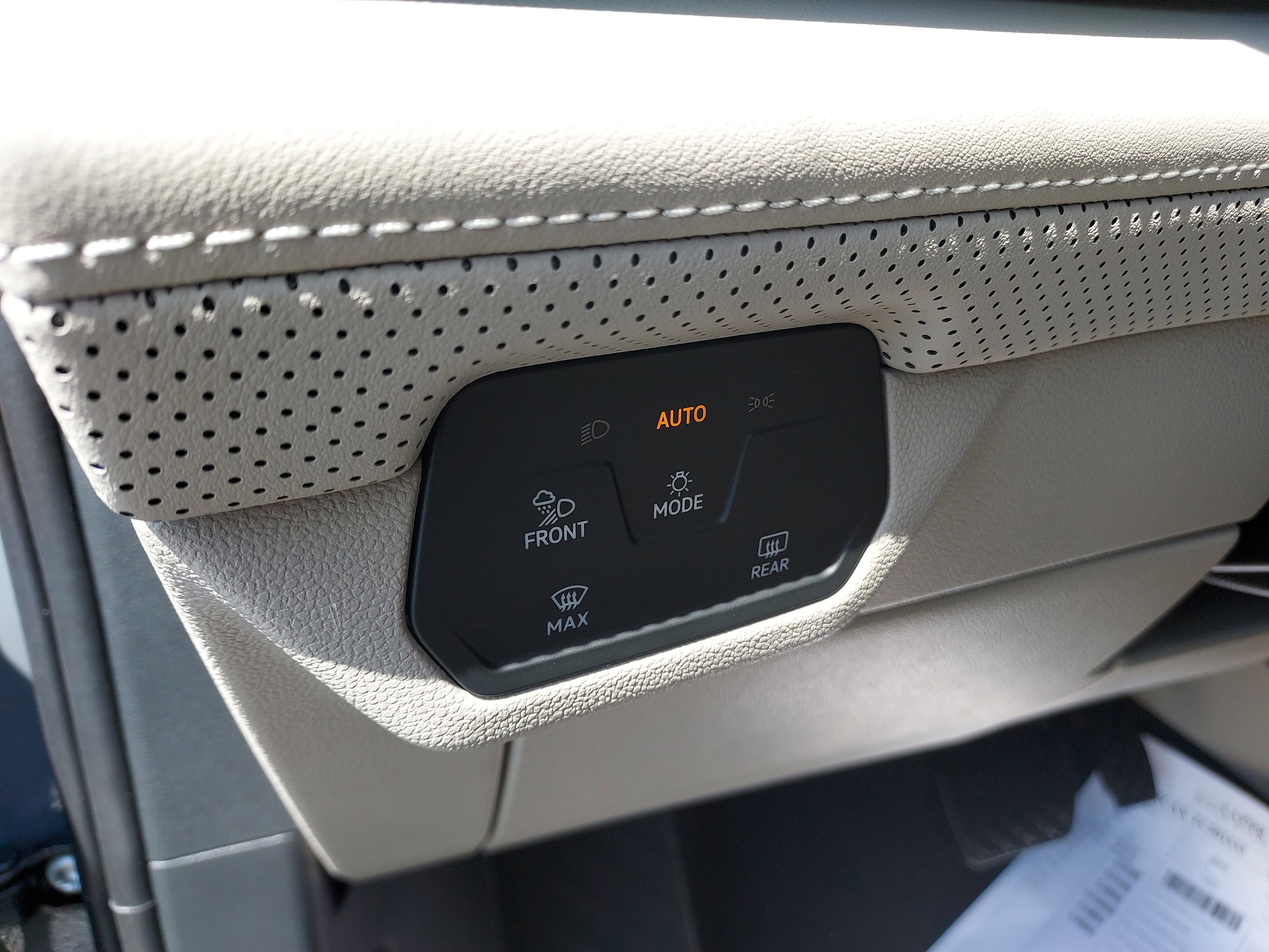 New 2026 Volkswagen Atlas SE image 15