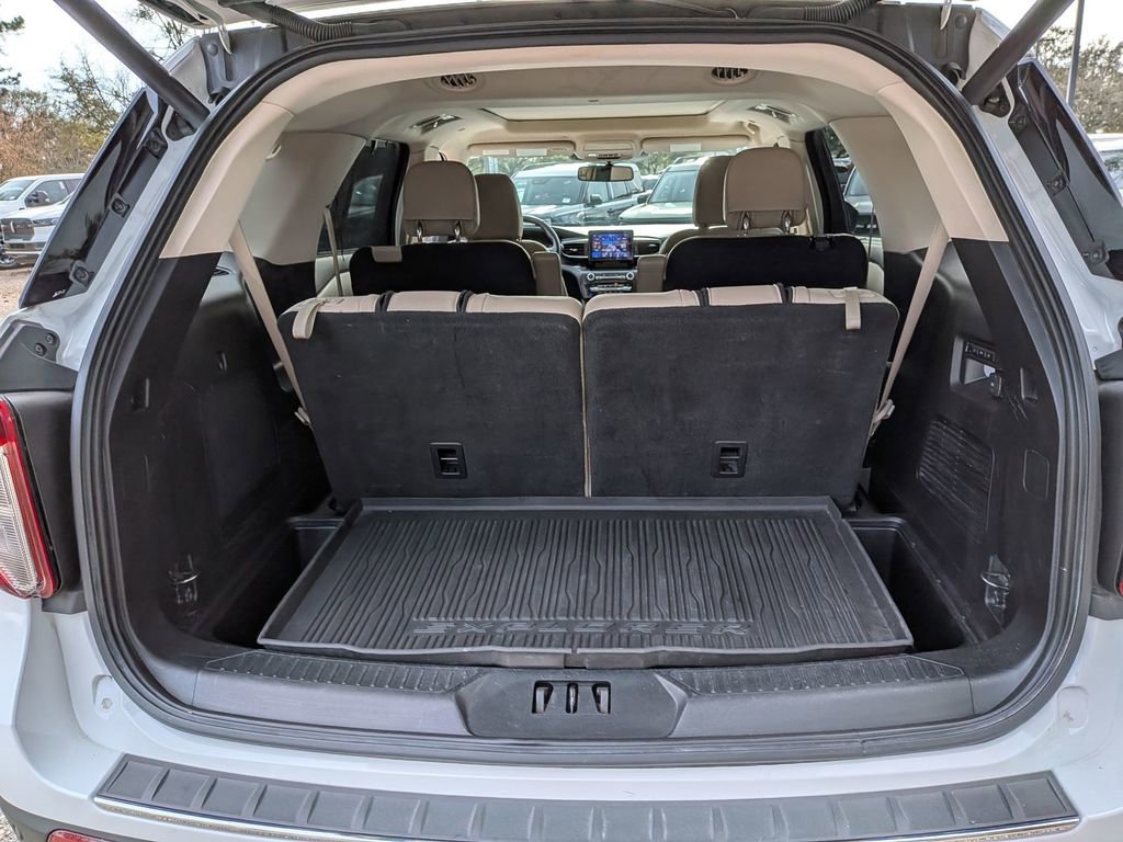 Used 2020 Ford Explorer Limited w/ Hybrid Equipment Group 310A image 30