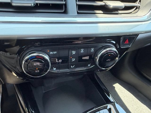 New 2026 Chevrolet Trax LT w/ LT Convenience Package FWD image 19
