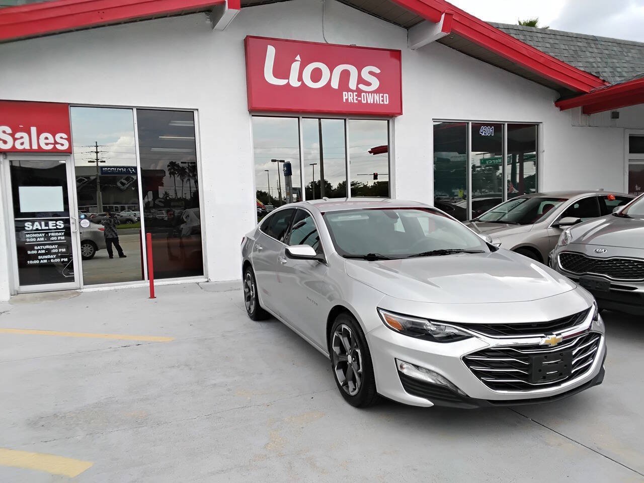 Used 2022 Chevrolet Malibu LT FWD image 3