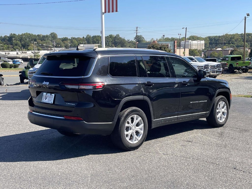 Used 2023 Jeep Grand Cherokee L Limited w/ Luxury Tech Group II AWD/4WD image 8