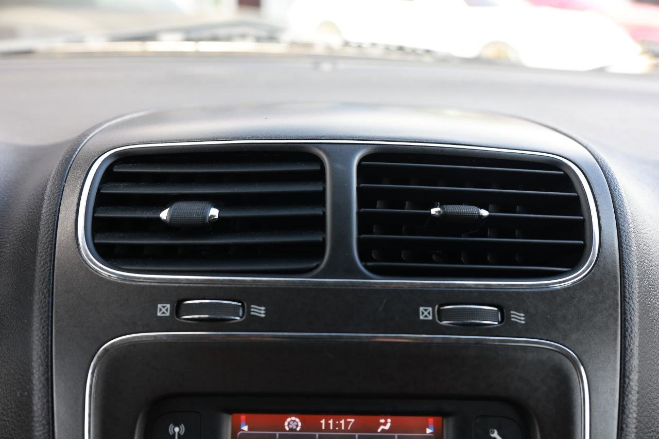 Used 2012 Dodge Journey SXT w/ Flexible Seating Group image 36