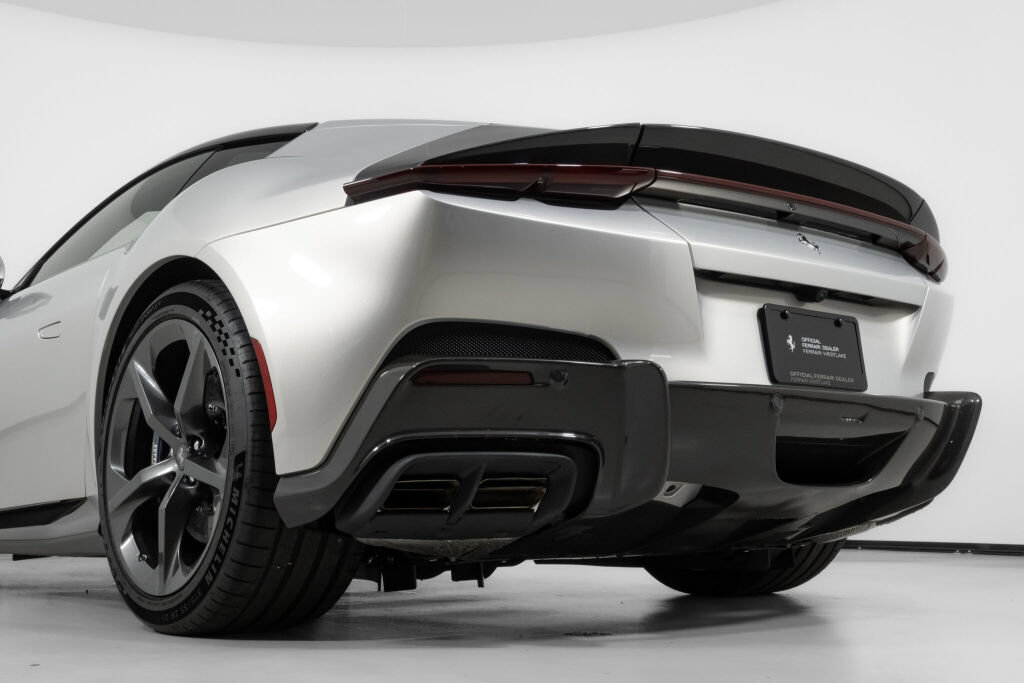 Used 2025 Ferrari 12Cilindri RWD image 15
