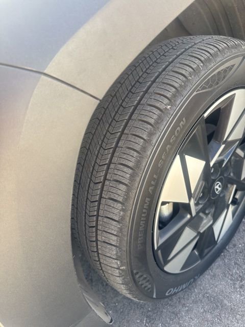 Used 2024 Hyundai Kona SEL image 2