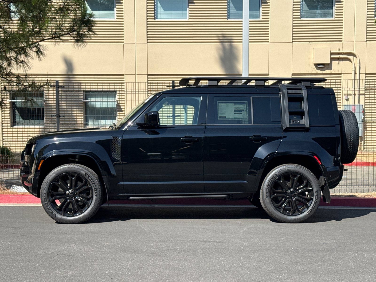 New 2026 Land Rover Defender 110 OCTA AWD/4WD image 3