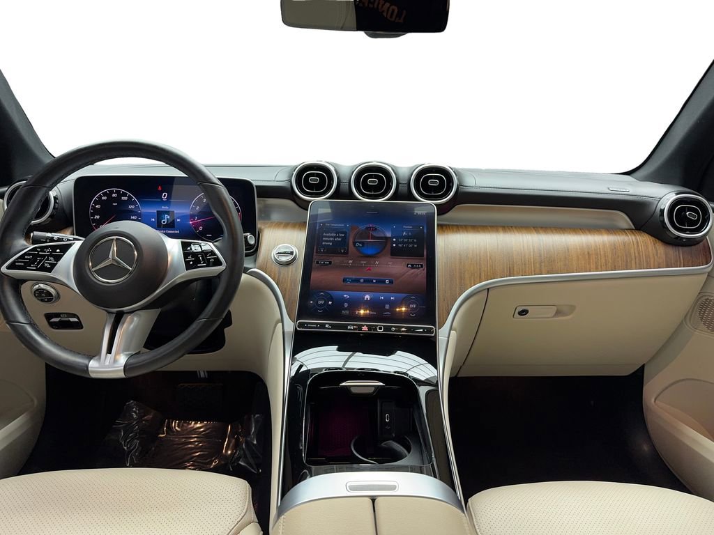 Used 2024 Mercedes-Benz GLC 300 4MATIC image 35