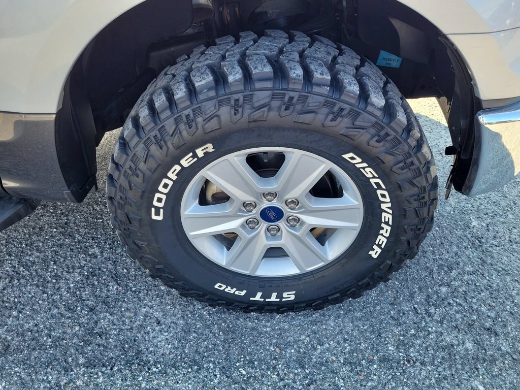 Used 2016 Ford F150 XLT w/ Equipment Group 301A Mid AWD/4WD image 7
