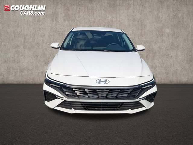 New 2026 Hyundai Elantra SE FWD image 2