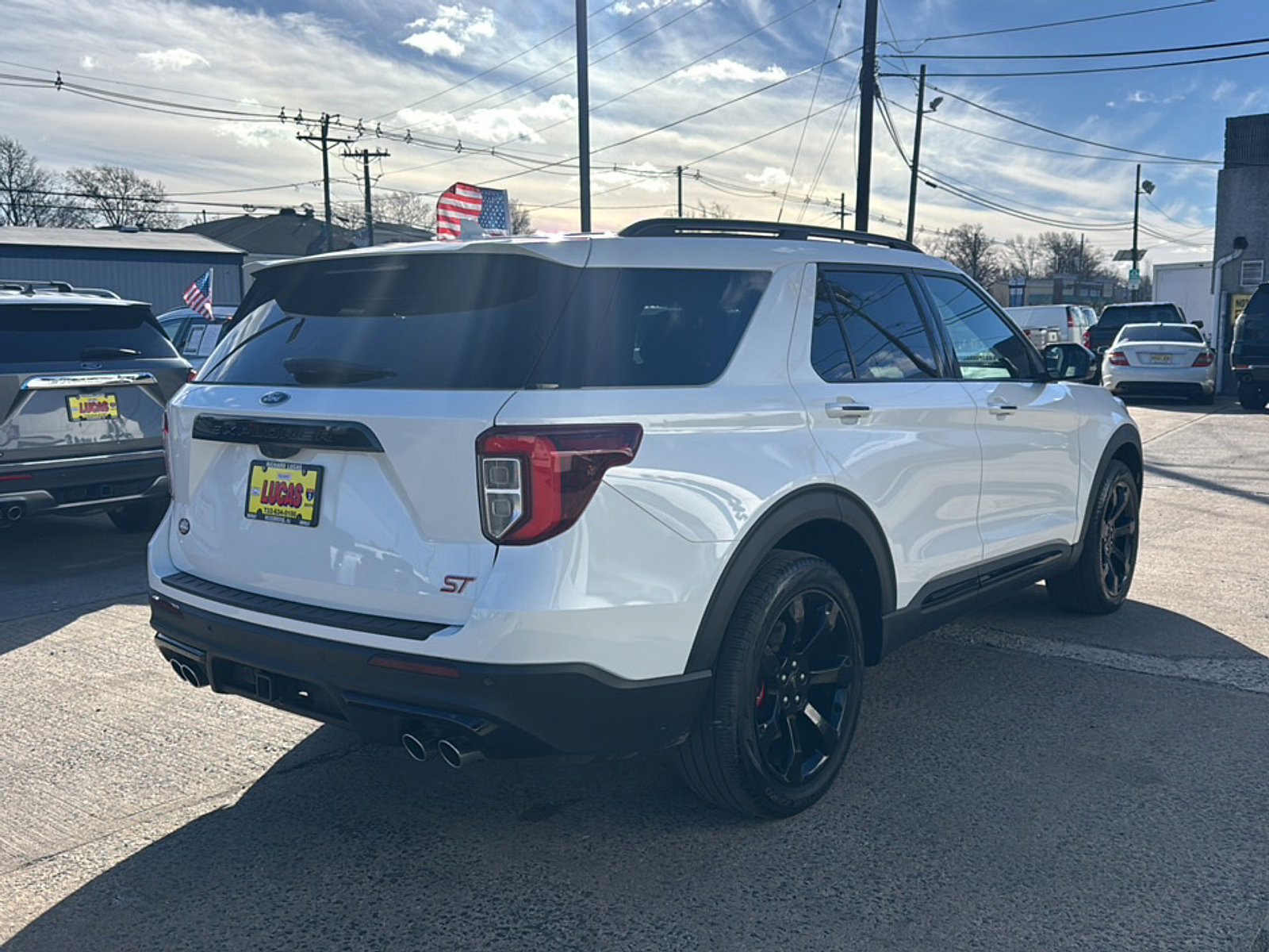 Used 2023 Ford Explorer ST w/ Equipment Group 401A image 5