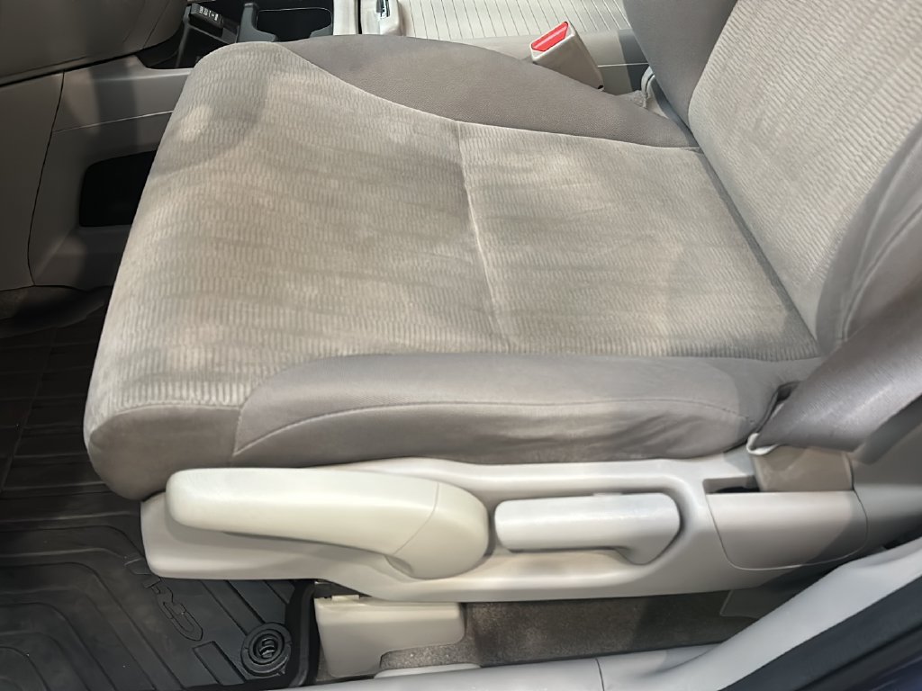 Used 2013 Honda CR-V LX image 15