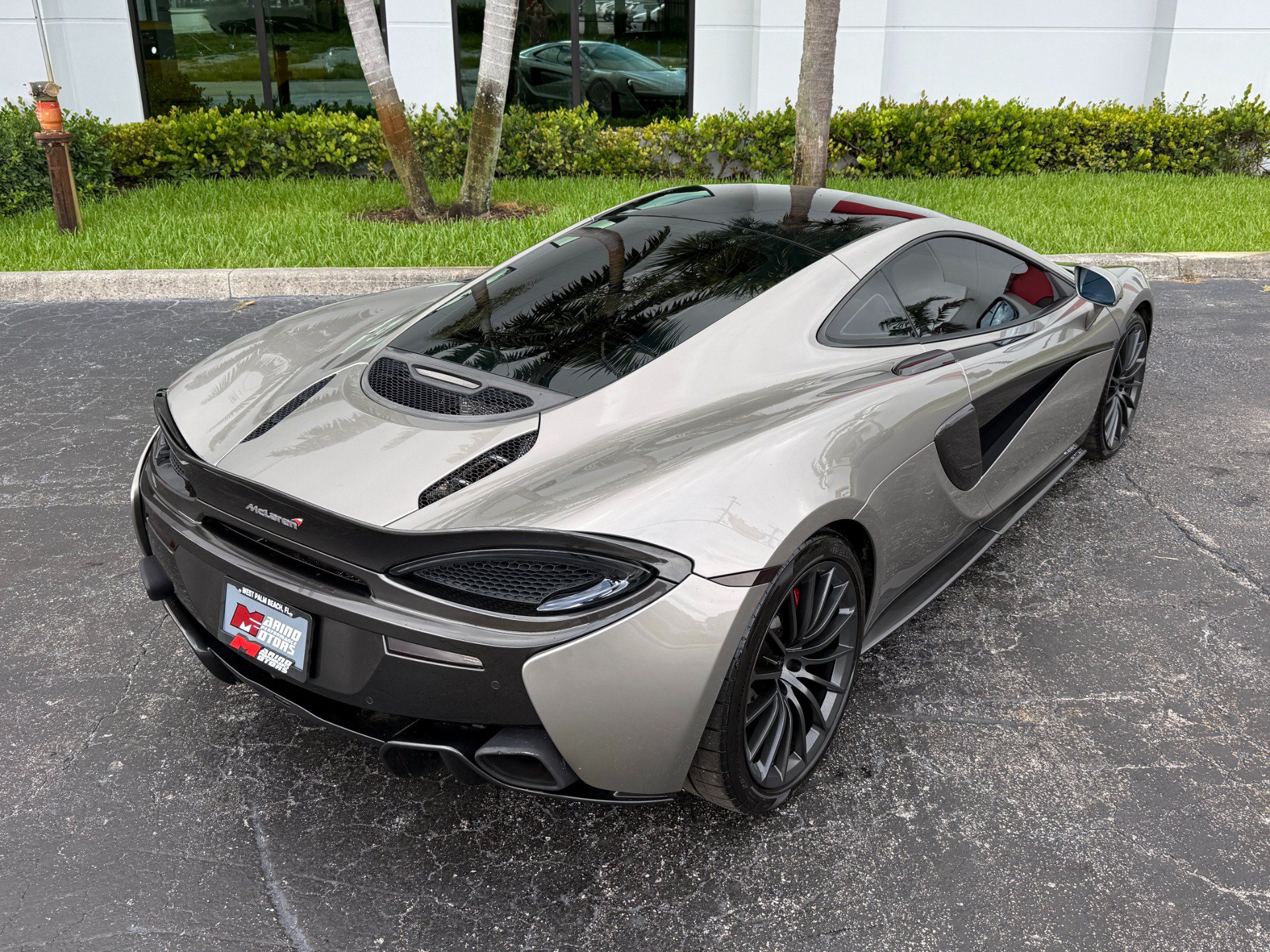 Used 2017 McLaren 570S RWD image 19