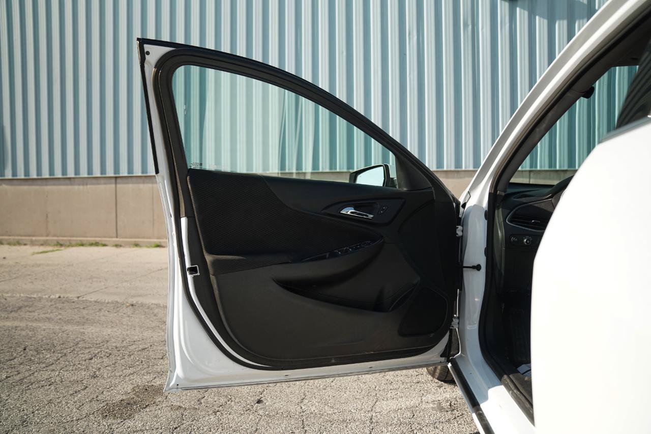 Used 2022 Chevrolet Malibu RS FWD image 18
