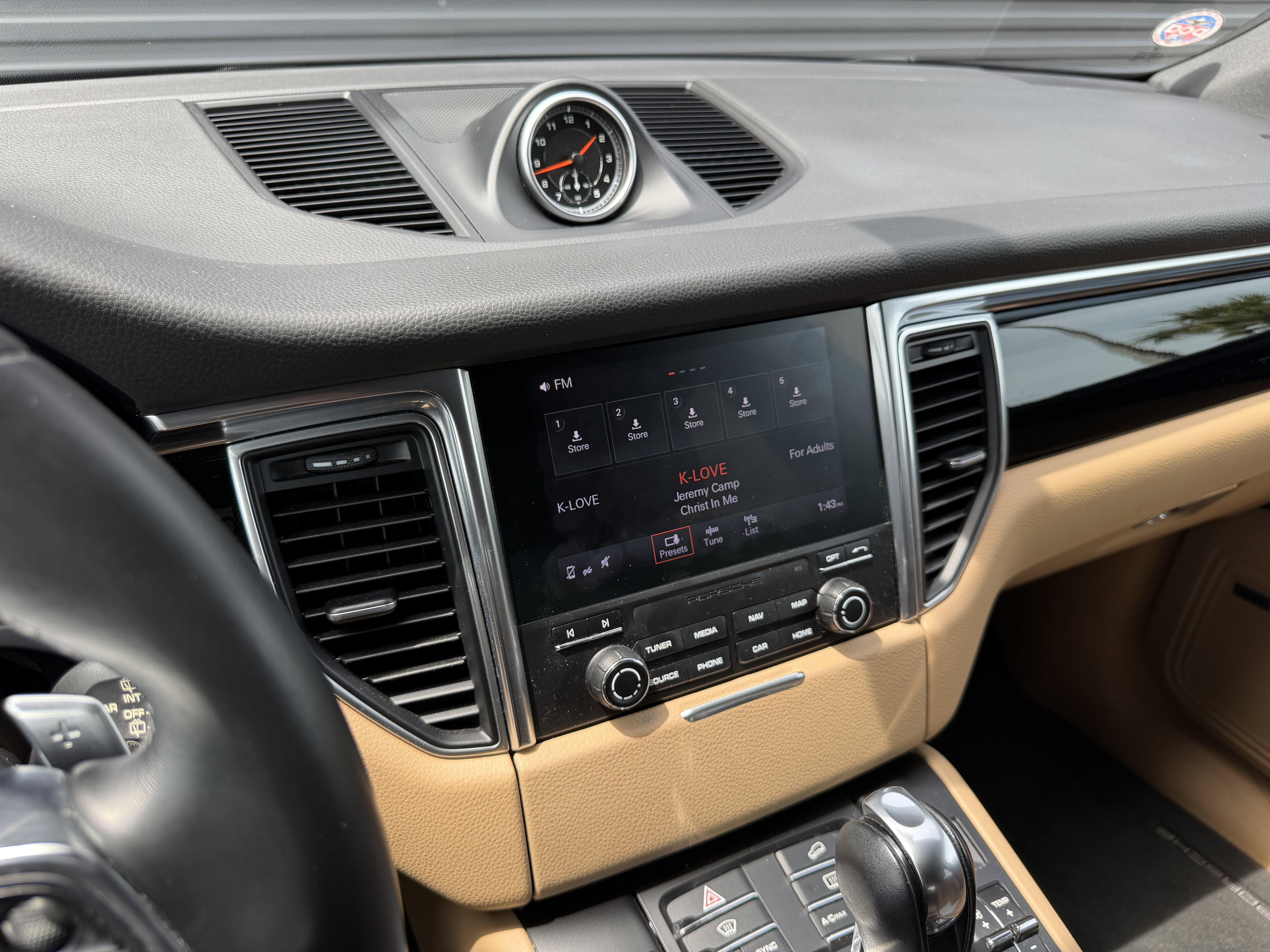 Used 2018 Porsche Macan AWD/4WD image 27