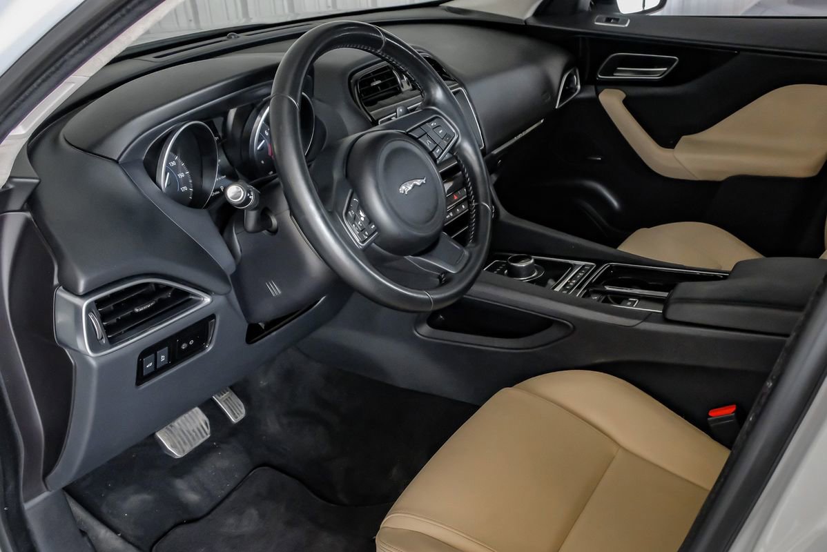 Used 2019 Jaguar F-PACE Premium AWD/4WD image 14