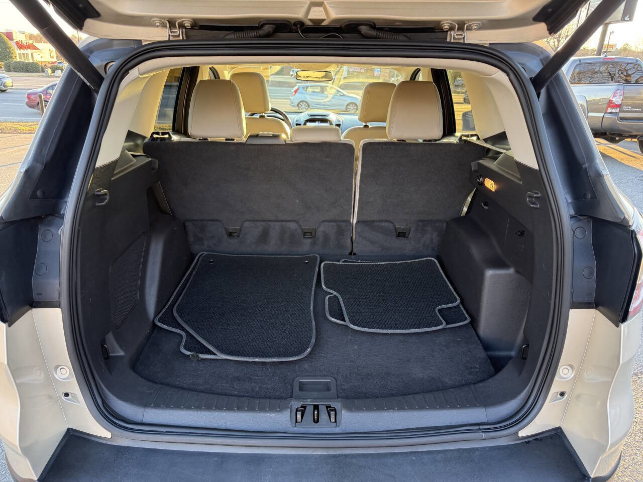 Used 2017 Ford Escape Titanium image 12