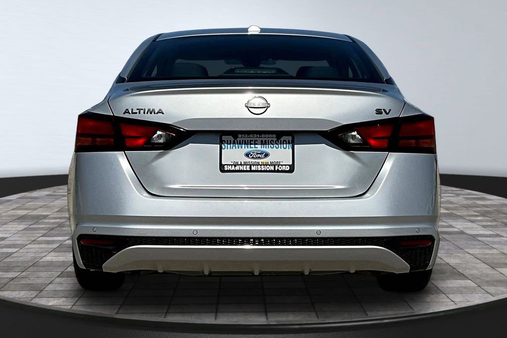 Used 2024 Nissan Altima 2.5 SV image 5