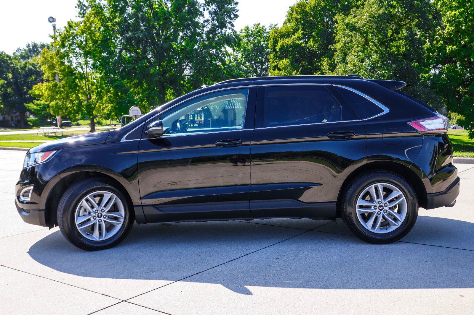 Used 2018 Ford Edge SEL w/ Equipment Group 201A AWD/4WD image 4