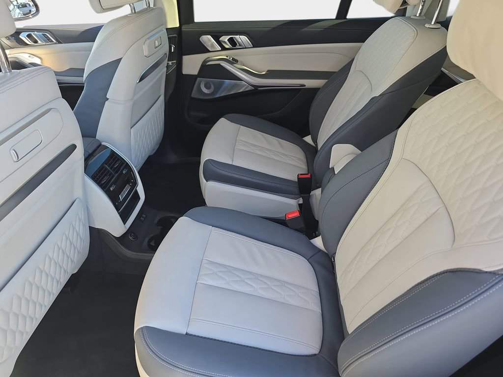 Used 2026 BMW ALPINA XB7 ALPINA XB7 image 19