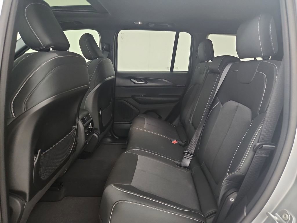 New 2025 Jeep Grand Cherokee Laredo X w/ Luxury Tech Group I image 31