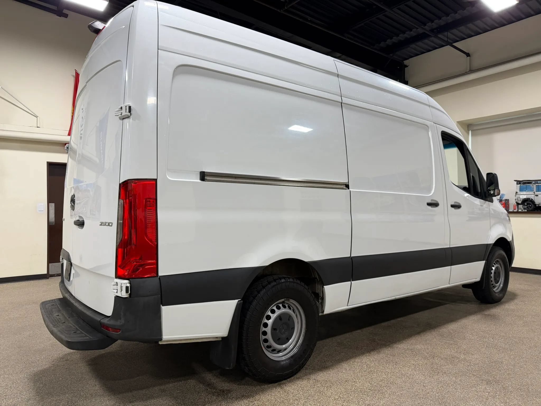 Used 2020 Mercedes-Benz Sprinter 2500 image 16